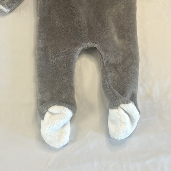 Penelope Baby Mack - grey and white fuzzy One piece bunting bag. Sz 0-3  months - Picture 8 of 8
